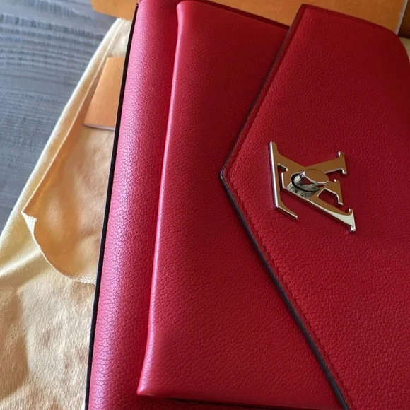 Louis Vuitton Mylockme Chain Bag - Picture 12 of 12